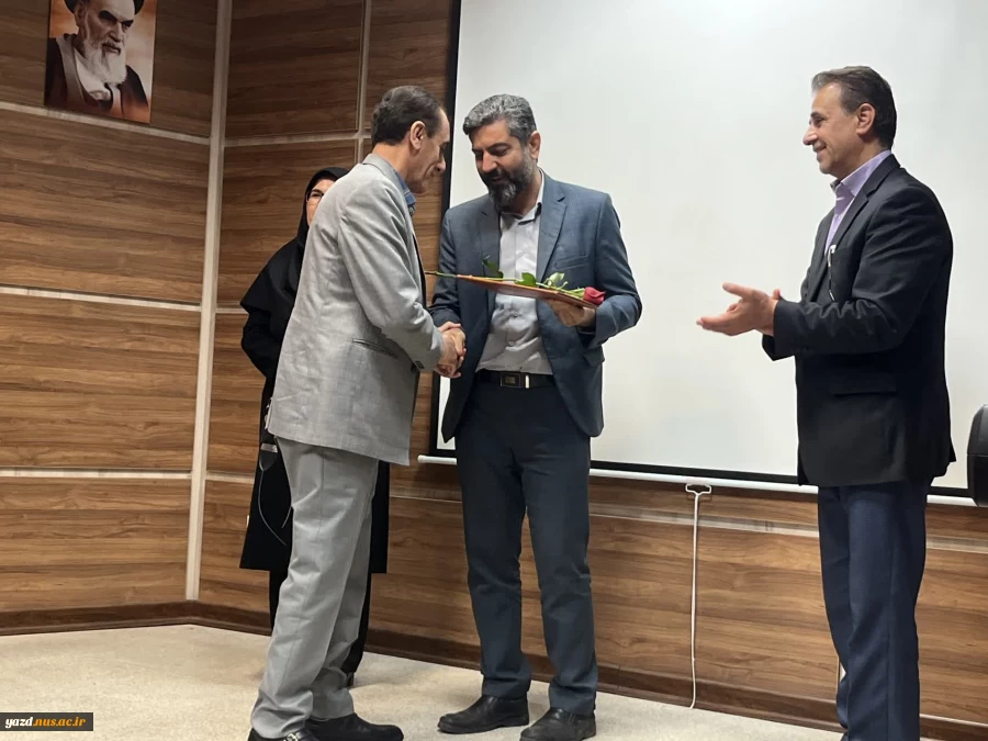 برگزاری مراسم بزرگداشت روز معلم و تجلیل از مقام استاد در دانشگاه فنی و حرفه‌ای استان یزد  3