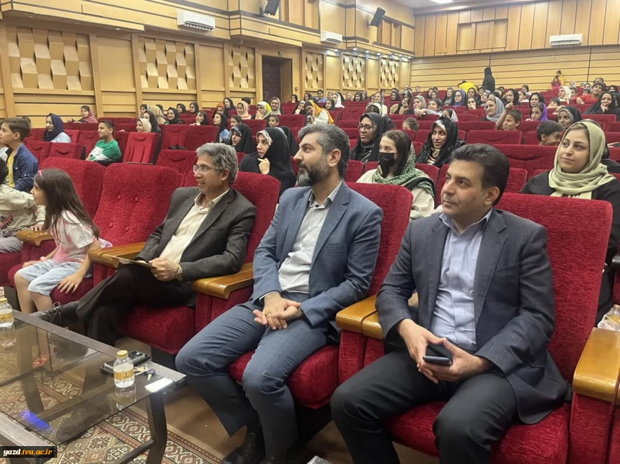 جشن میلاد حضرت معصومه (س) و گرامیداشت دهه کرامت در آموزشکده فنی امام علی (ع) یزد برگزار شد. 7