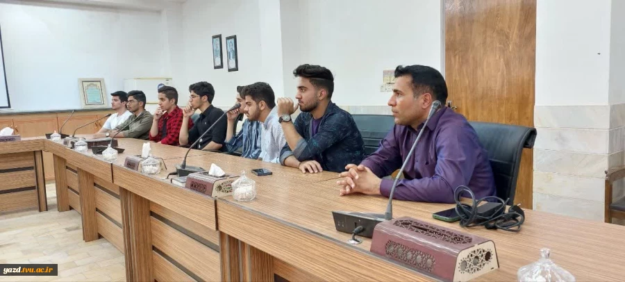 بازدید دانش‌آموزان هنرستان شهید صدوقی اردکان از آموزشکده شهید بهشتی 7