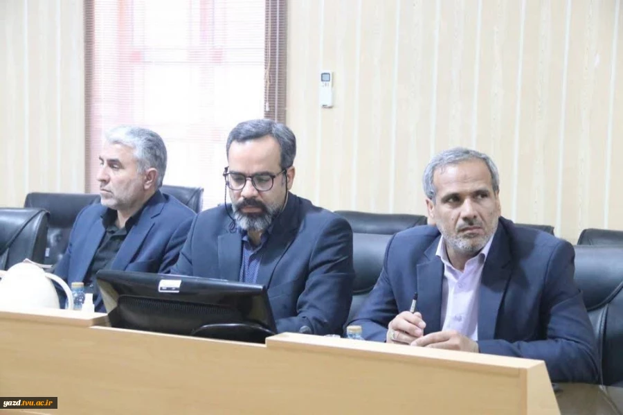 برگزاری جلسه شورای آموزشی استان به ریاست استاندار یزد 5