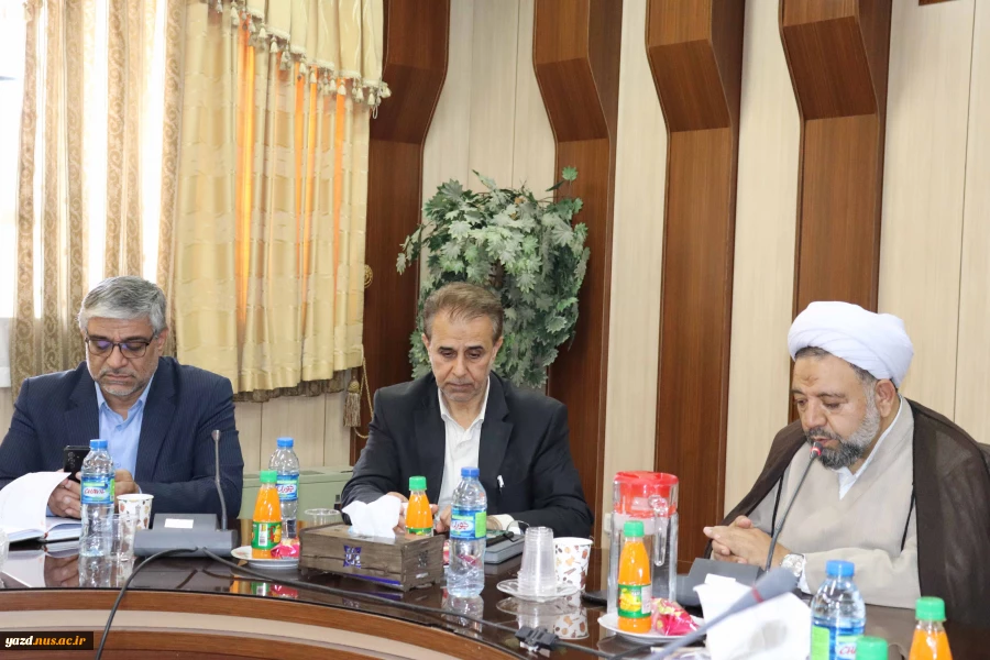 مشاور تولیت آستان قدس رضوی در آموزشکده فنی امام علی (ع) یزد:
شهید رئیسی روشی جدید از مدیریت کلان با روحیه خدمت به خلق را ارائه کرد. 2
