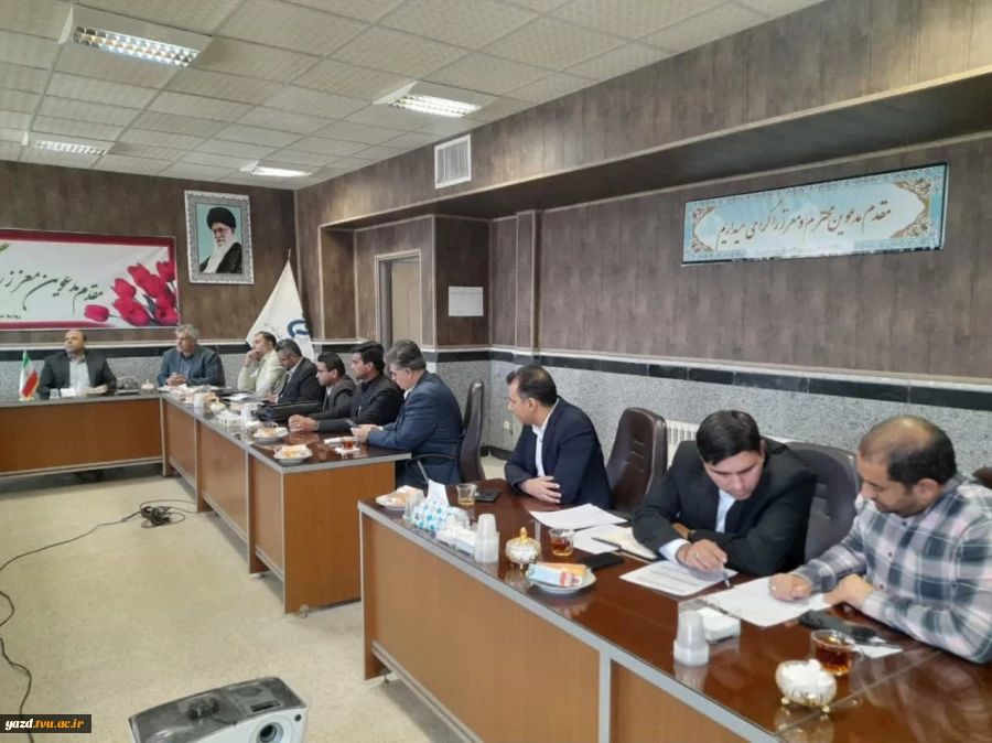 برگزاری جلسه هم اندیشی جذب رشته گردشگری با حضور فرماندار در آموزشکده فنی شهید مطهری تفت 5