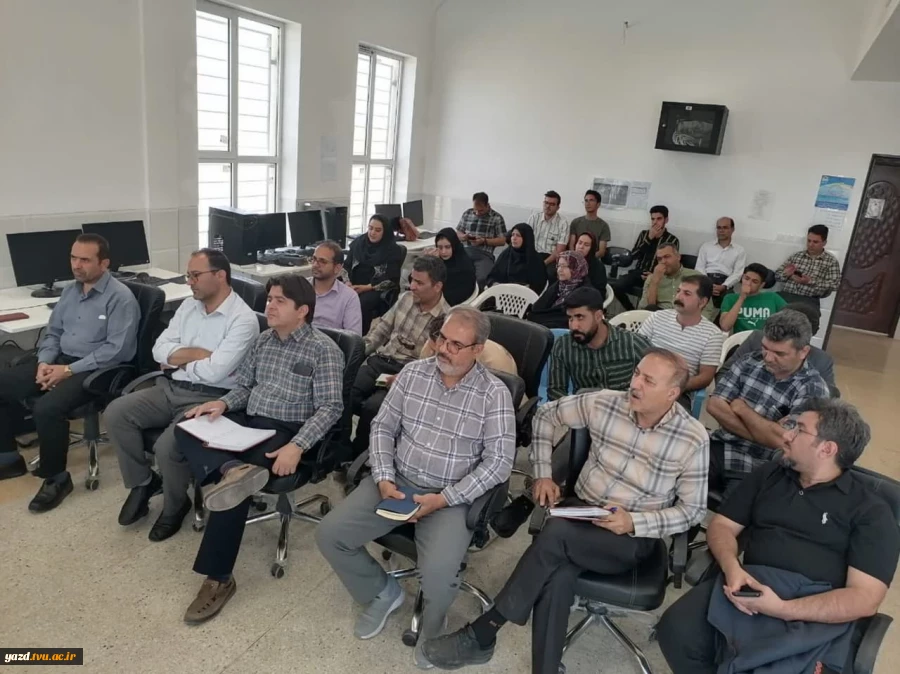 برگزاری سمینار «مدیریت موثر بر جلسات» در ابرکوه 3