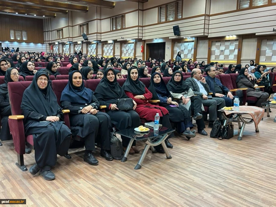مراسم بزرگداشت روز دانشجو و روز حسابدار در آموزشکده ملی مهارت دختران یزد  5