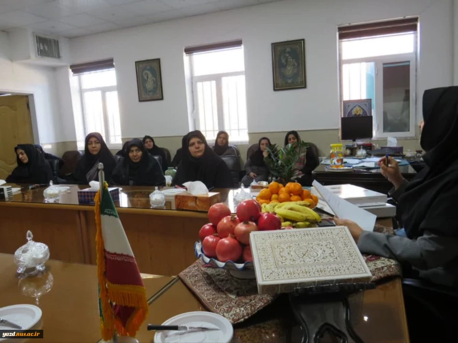 نشست صمیمانه ریاست آموزشکده ملی مهارت دختران میبد با کارکنان مرکز به مناسبت پاسداشت مراسم آیینی شب یلدا
 3