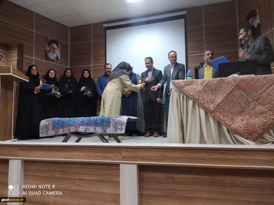 کسب مقام برترحوزه پژوهش آموزشکده ملی مهارت دختران میبد 3