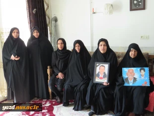 دیدارریاست و جمعی از کارکنان آموزشکده ملی مهارت دختران میبد با خانواده شهیدمحمد حسین محمدی
 8