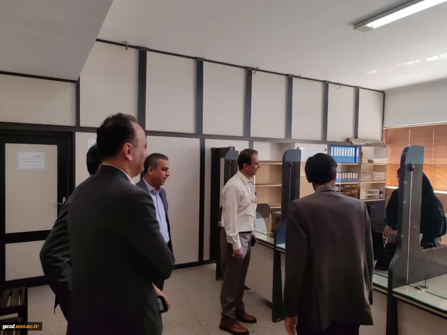 حضور ریاست دانشگاه ملی مهارت استان یزد در اتاق همکاران و کارگاه ها جهت تبریک سال نو 4