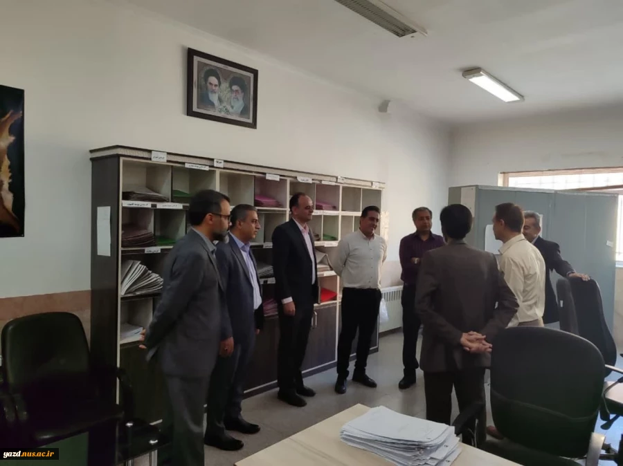 حضور ریاست دانشگاه ملی مهارت استان یزد در اتاق همکاران و کارگاه ها جهت تبریک سال نو 5