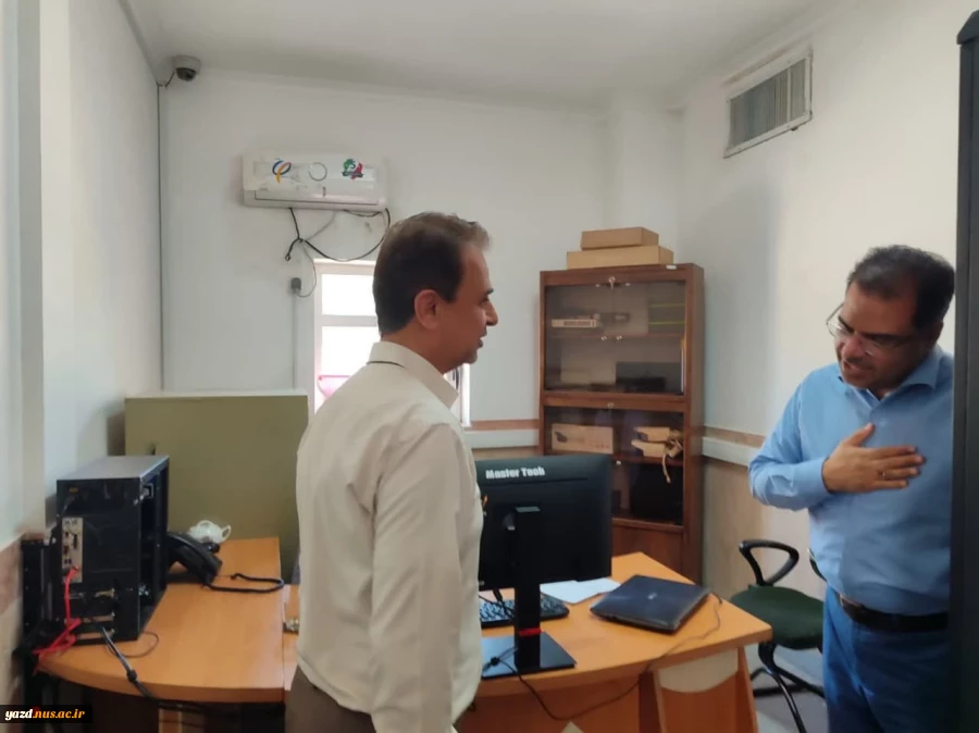 حضور ریاست دانشگاه ملی مهارت استان یزد در اتاق همکاران و کارگاه ها جهت تبریک سال نو 6