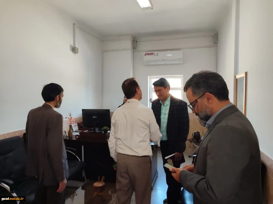 حضور ریاست دانشگاه ملی مهارت استان یزد در اتاق همکاران و کارگاه ها جهت تبریک سال نو 8