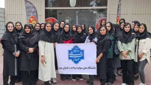 بازدید دانشجویان درس کارآفرینی رشته حسابداری از کارگاه تولید فرآورده‌های گوشتی ارگانیک ثریا فود
 4