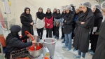 بازدید دانشجویان درس کارآفرینی رشته حسابداری از کارگاه تولید فرآورده‌های گوشتی ارگانیک ثریا فود
 6