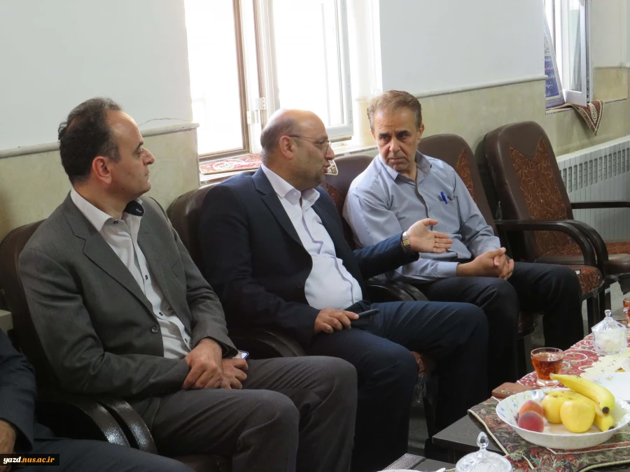 بازدید دکتر شمامی مدیر کل محترم امور دانشجویی دانشگاه ملی مهارت از آموزشکده ملی مهارت دختران میبد
 4
