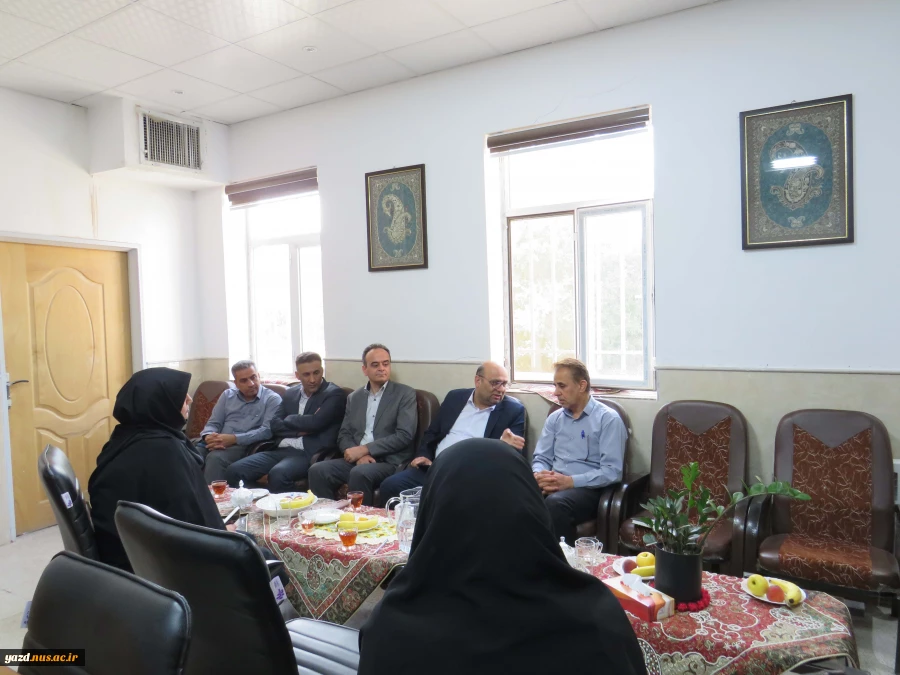 بازدید دکتر شمامی مدیر کل محترم امور دانشجویی دانشگاه ملی مهارت از آموزشکده ملی مهارت دختران میبد
 5