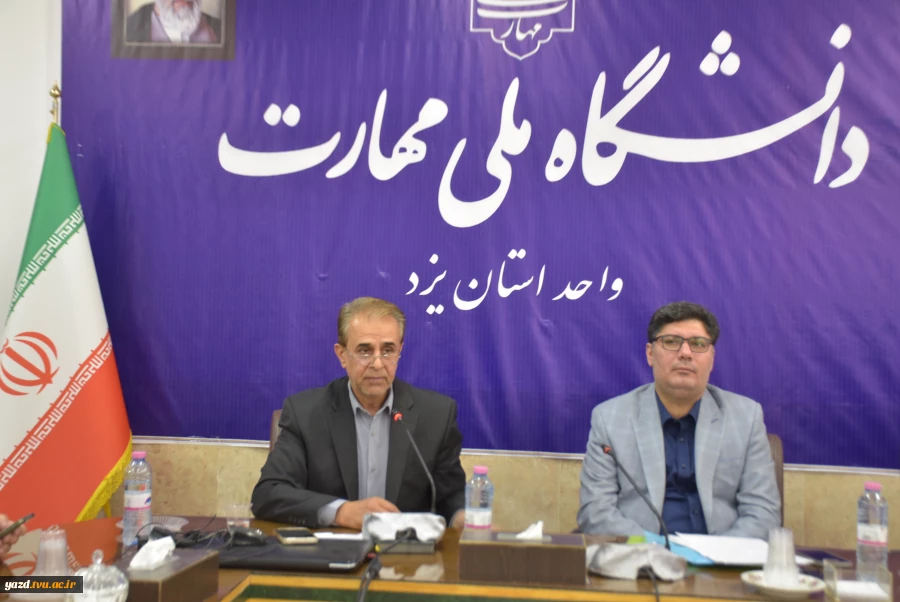 برگزاری نشست هم اندیشی اساتید در دانشگاه ملی مهارت استان یزد  6