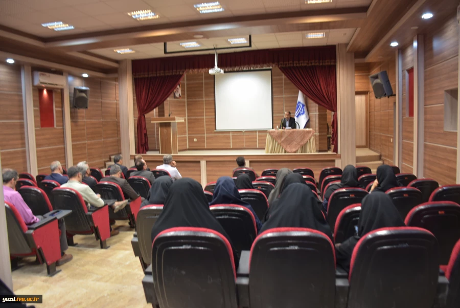 دیدار مدیرکل نظارت و ارزیابی با کارکنان دانشگاه ملی مهارت یزد 5