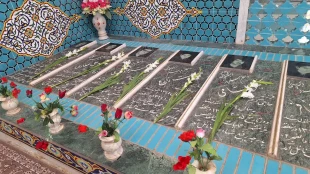تجدید میثاق کارمندان آموزشکده ملی مهارت دختران میبد با مقام والای شهدا در هفته دفاع مقدس 3