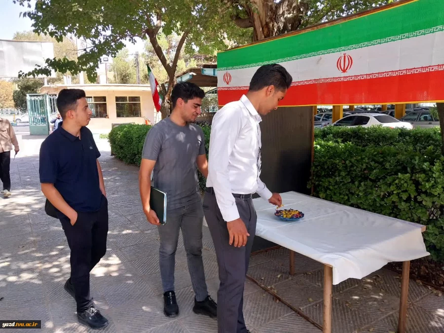 حضور رئیس و معاونین دانشگاه ملی مهارت یزد در کلاس‌های درس؛ خیرمقدم به دانشجویان در آغاز سال تحصیلی جدید 7