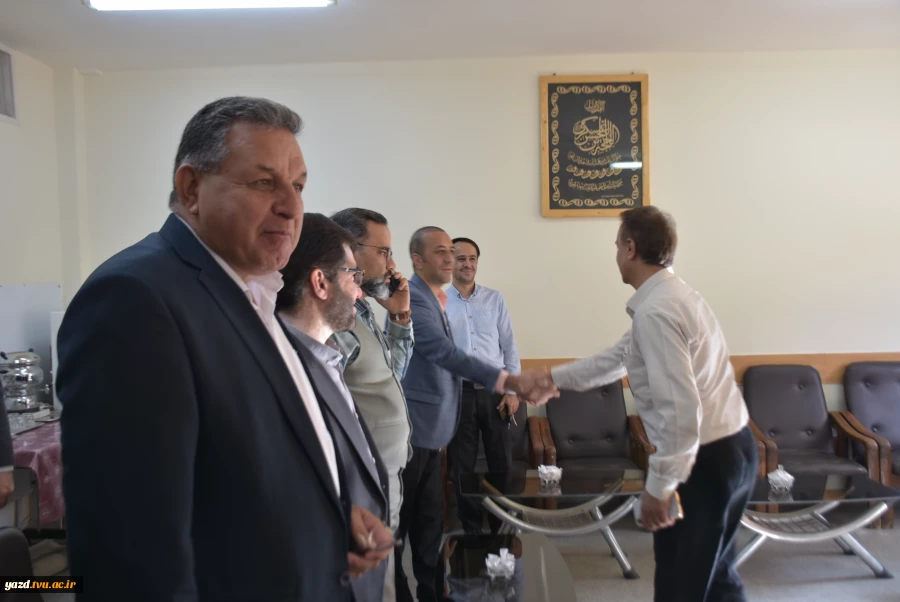 حضور رئیس و معاونین دانشگاه ملی مهارت یزد در کلاس‌های درس؛ خیرمقدم به دانشجویان در آغاز سال تحصیلی جدید 3