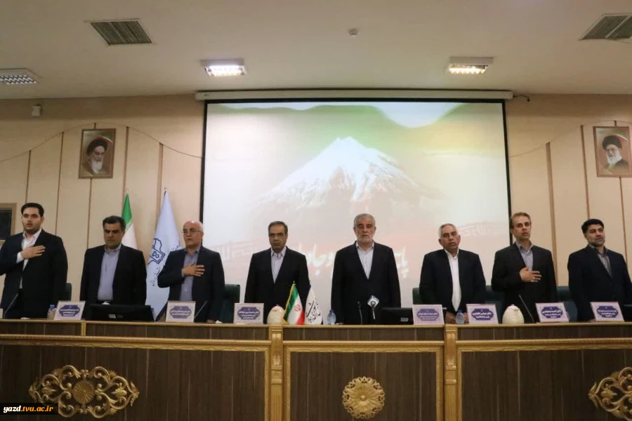 رئیس دانشگاه ملی مهارت یزد در نشست بررسی چالش‌های کنشگری دانشجویی: رفع مشکلات دانشجویان، اولویت اصلی مسئولان است 2