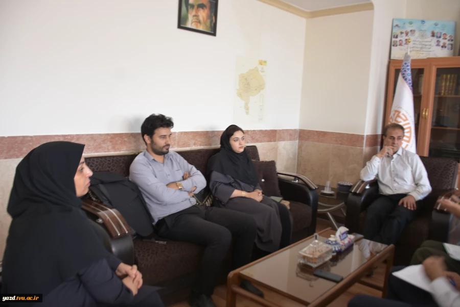 برگزاری جلسۀ بررسی روش‌های بهره‌برداری از ظرفیتهای قانون جهش تولید دانش‌بنیان و بویژه اعتبار مالیاتی صنایع و کارخانجات در دانشگاه ملی مهارت استان یزد 2