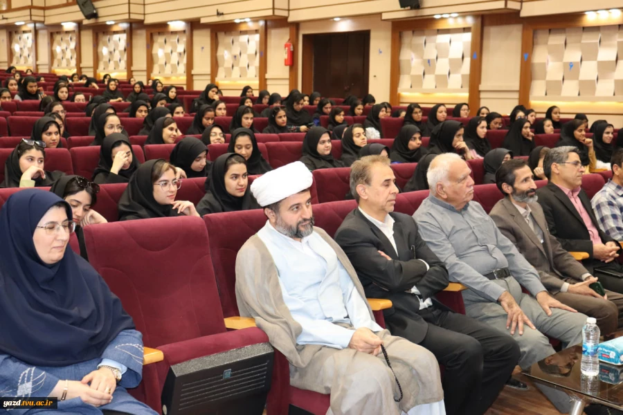 برگزاری جشن استقبال از دانشجویان نوورود آموزشکده ملی مهارت دختران یزد در آستانه ولادت حضرت زینب (س)
 2