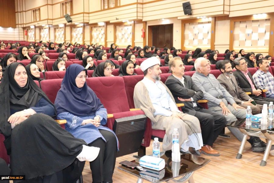 برگزاری جشن استقبال از دانشجویان نوورود آموزشکده ملی مهارت دختران یزد در آستانه ولادت حضرت زینب (س)
 11