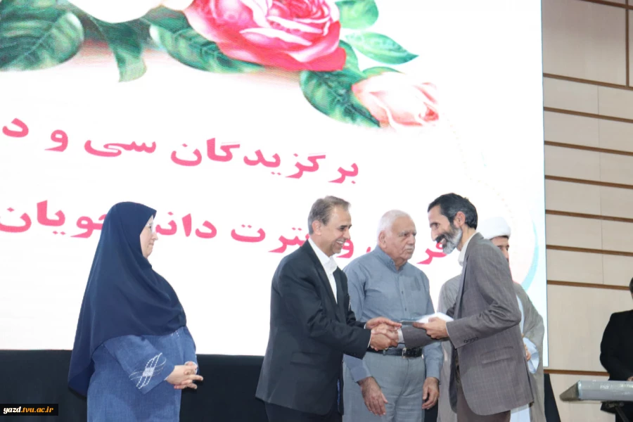 برگزاری جشن استقبال از دانشجویان نوورود آموزشکده ملی مهارت دختران یزد در آستانه ولادت حضرت زینب (س)
 19