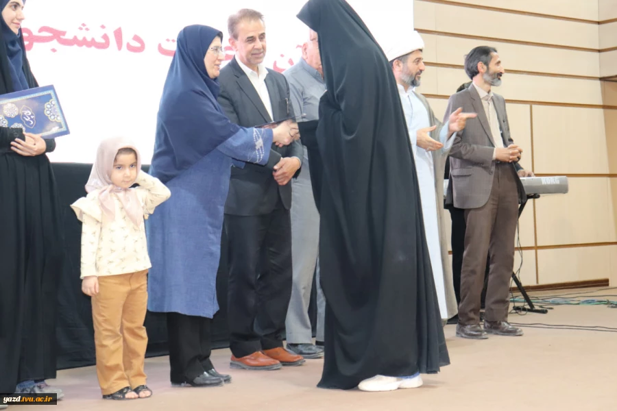 برگزاری جشن استقبال از دانشجویان نوورود آموزشکده ملی مهارت دختران یزد در آستانه ولادت حضرت زینب (س)
 28