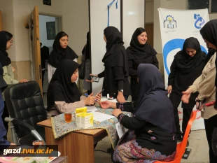 برپایی ایستگاه سلامت توسط کانون هلال احمر آموزشکده ملی مهارت دختران میبد
 7