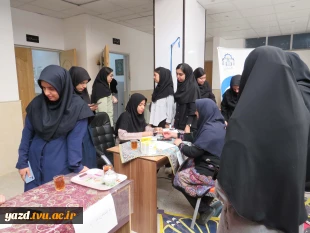 برپایی ایستگاه سلامت توسط کانون هلال احمر آموزشکده ملی مهارت دختران میبد
 8