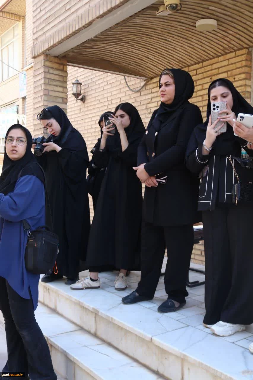 بازدید دانشجویان دانشگاه ملی مهارت میبد از خبرگزاری جمهوری اسلامی(ایرنا)
 2