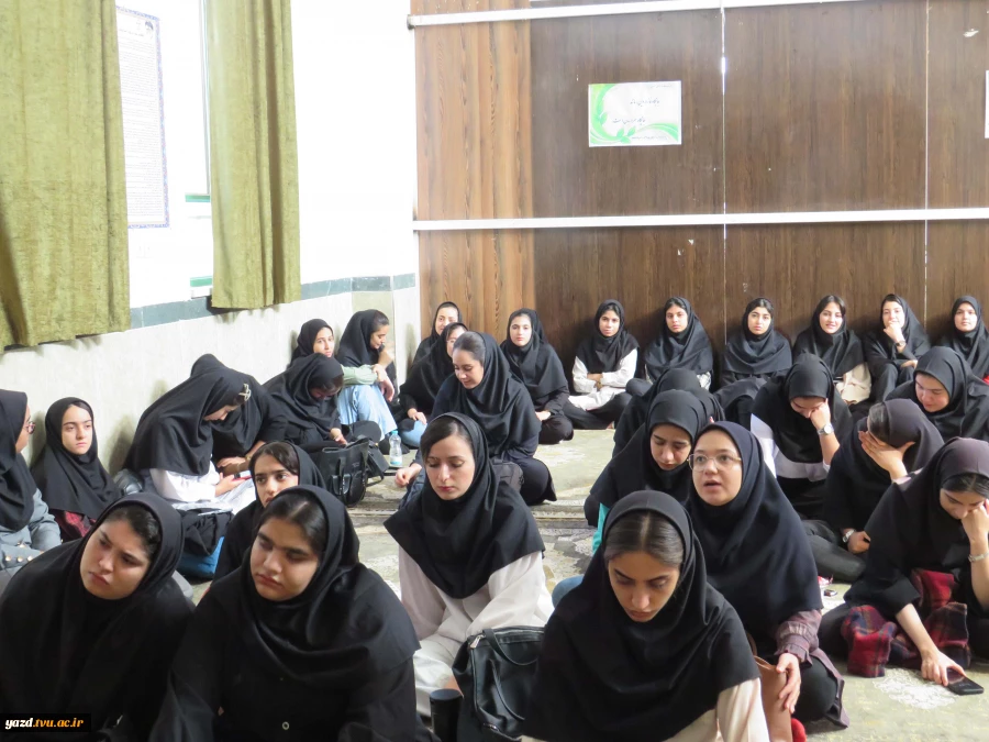 برگزاری جلسۀ توجیهی درس کارآموزی آموزشکده ملی مهارت دختران میبد
 3