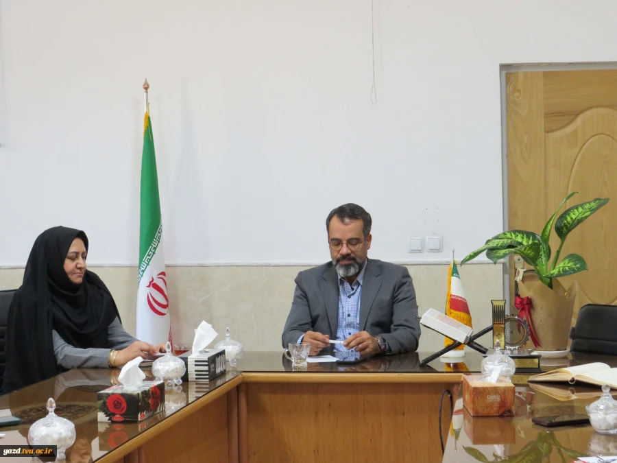 برگزاری جلسه شورای آموزشی در آموزشکده ملی مهارت دختران میبد
 2