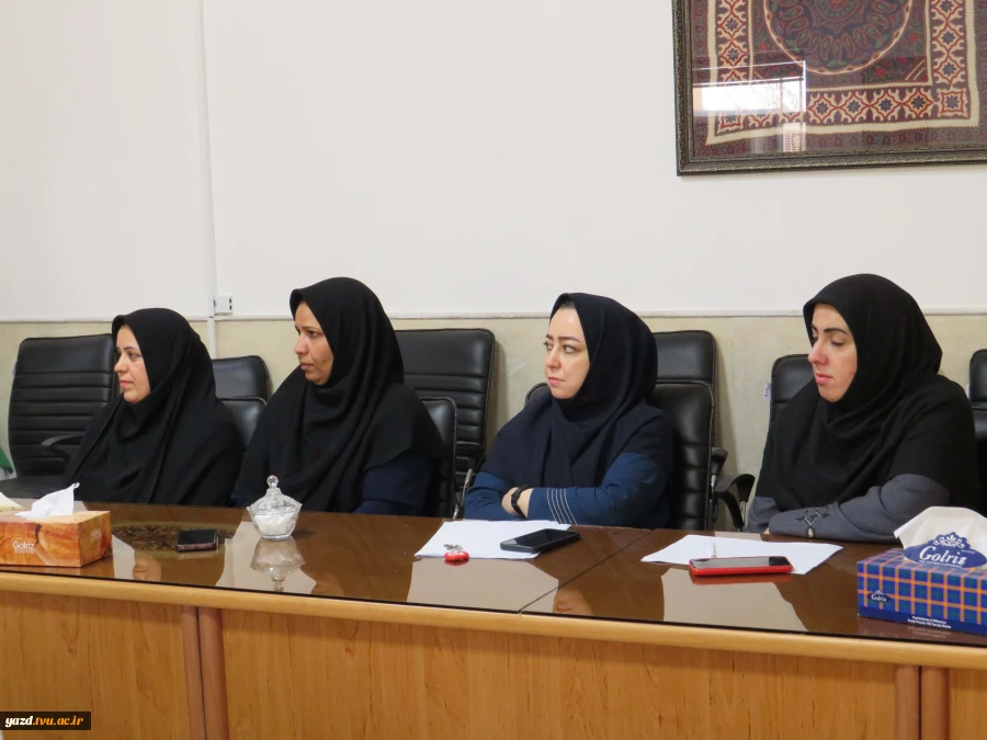 برگزاری جلسه شورای آموزشی در آموزشکده ملی مهارت دختران میبد
 5