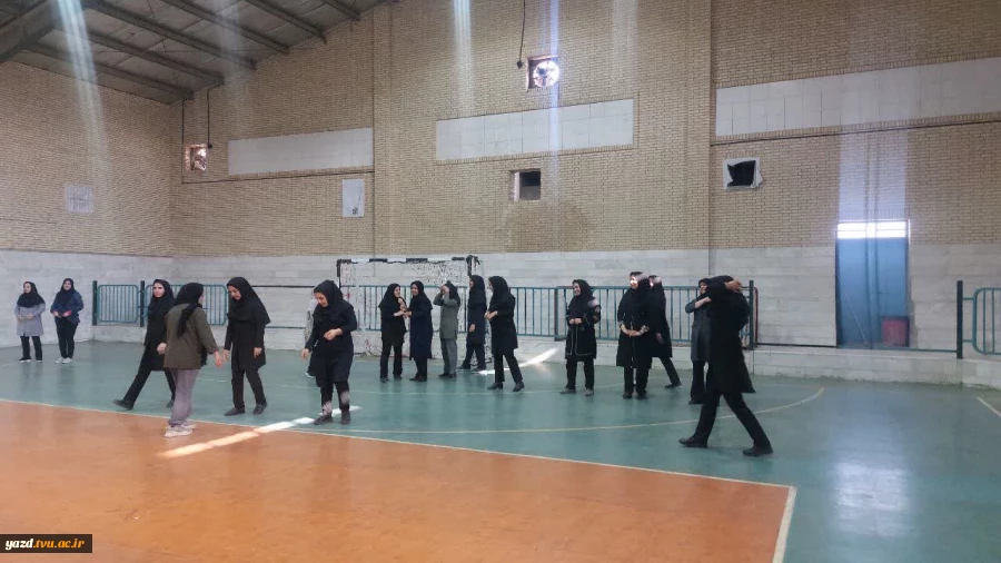 برگزاری مسابقات آمادگی جسمانی کارکنان آموزشکده ملی مهارت دختران میبدبه مناسبت هفته تربیت بدنی
 2
