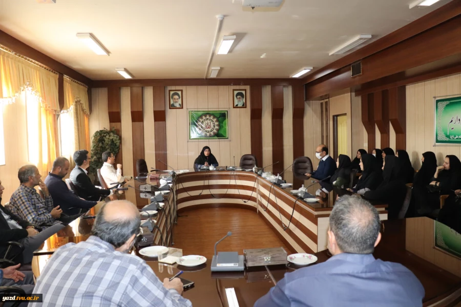 برگزاری جلسه شورای اداری کارکنان آموزشکده ملی مهارت دختران یزد - حضرت رقیه (س) در پردیس دختران امام علی (ع)
 6