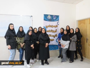 برگزاری نمایشگاه عکاسی در گرافیک در آموزشکده ملی مهارت دختران میبد 4