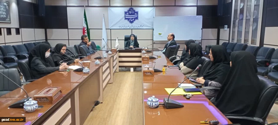 برگزاری جلسه شورای پژوهشی آموزشکده ملی مهارت دختران یزد - حضرت رقیه (س) برای هماهنگی برنامه‌های هفته پژوهش و کارآفرینی
 2