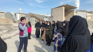 بازدید دانشجویان آموزشکده ملی مهارت دختران میبد از کارخانه کاشی ایفا سرام
 2