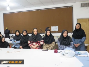 تقدیر از استاد کارآفرین به مناسب آغاز هفته کار آفرینی در آموزشکده ملی مهارت دختران میبد
 2