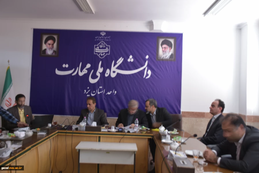 بازدید دکتر جوکار از دانشگاه ملی مهارت استان یزد و بررسی ظرفیت‌ها و چالش‌های آموزشی و مهارتی 9