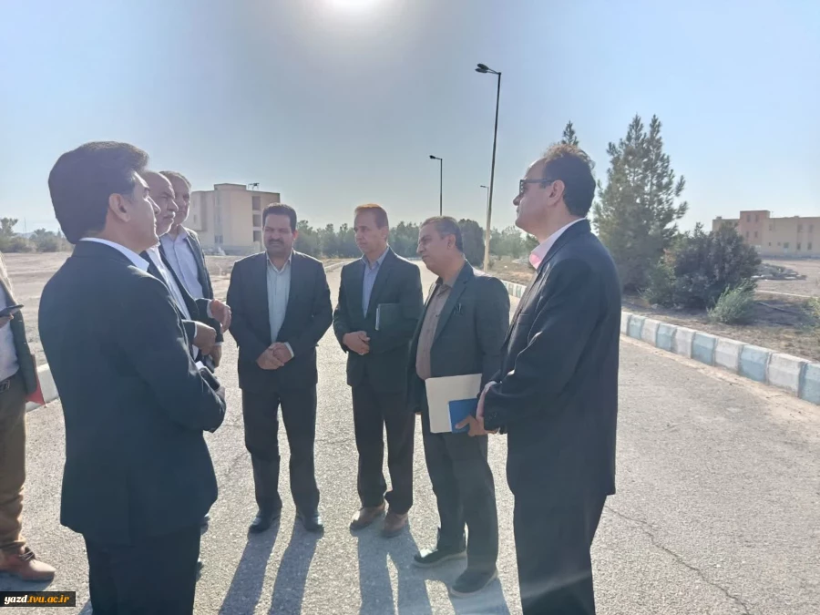بازدید نماینده بافق در مجلس شورای اسلامی به همراه ریاست دانشگاه ملی مهارت استان یزد از آموزشکده بافق 2