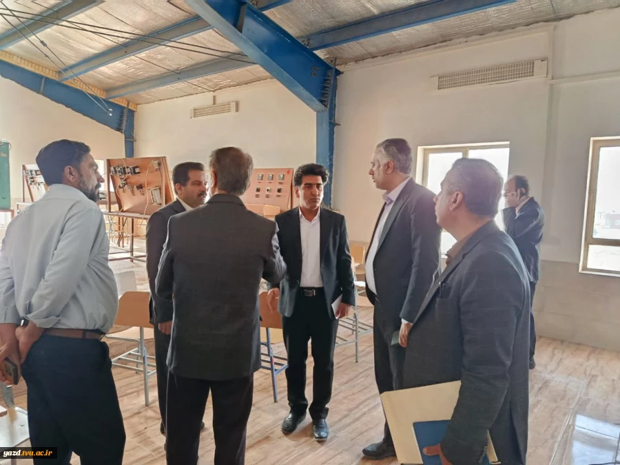 بازدید نماینده بافق در مجلس شورای اسلامی به همراه ریاست دانشگاه ملی مهارت استان یزد از آموزشکده بافق 4