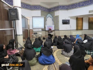 سخنرانی مهندس آسا در آموزشکده ملی مهارت دختران میبد
 2