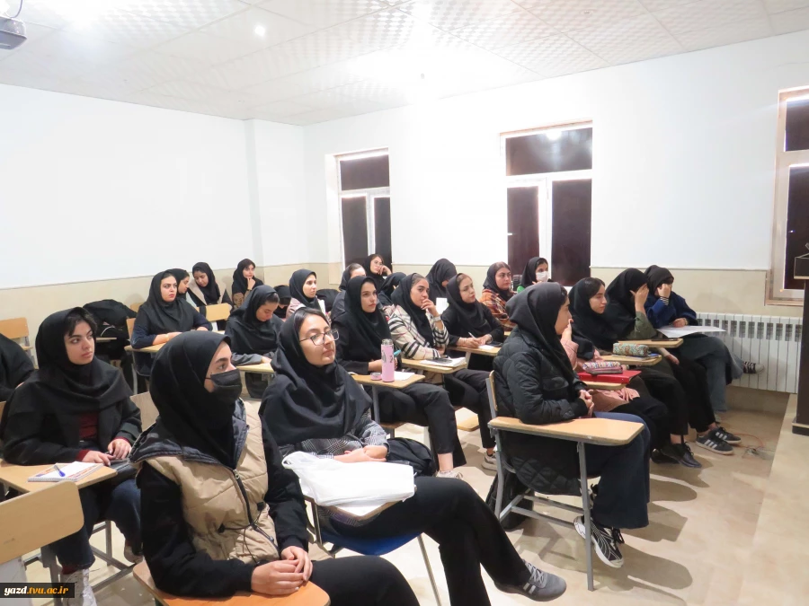 برگزاری رویداد پژوهشی با حضور کارآفران برجسته میبدی در آموزشکده ملی مهارت دختران میبد
 5