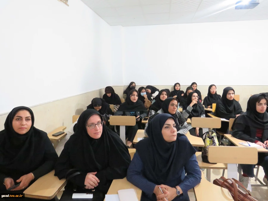 برگزاری رویداد پژوهشی با حضور کارآفران برجسته میبدی در آموزشکده ملی مهارت دختران میبد
 6