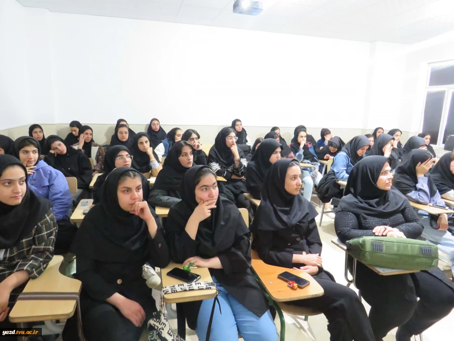 رویداد کارآفرینی: «رویاهاتو ساده کن، راهتو پیدا کن!» در آموزشکده ملی مهارت دختران میبد
 6