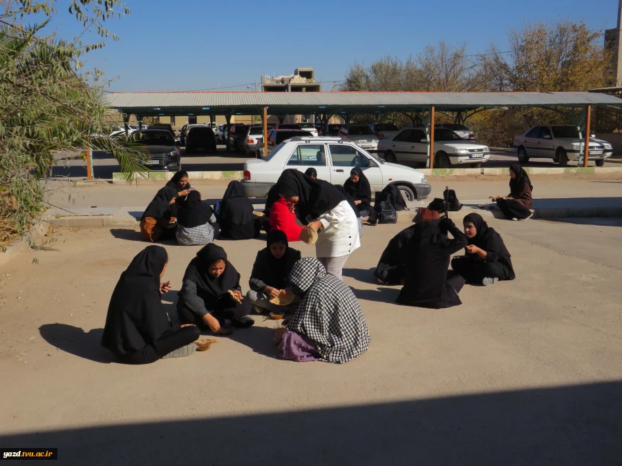 برپایی موکب فاطمی درآستانه شهادت حضرت زهرا(س) در اموزشکده ملی مهارت دختران میبد
 2